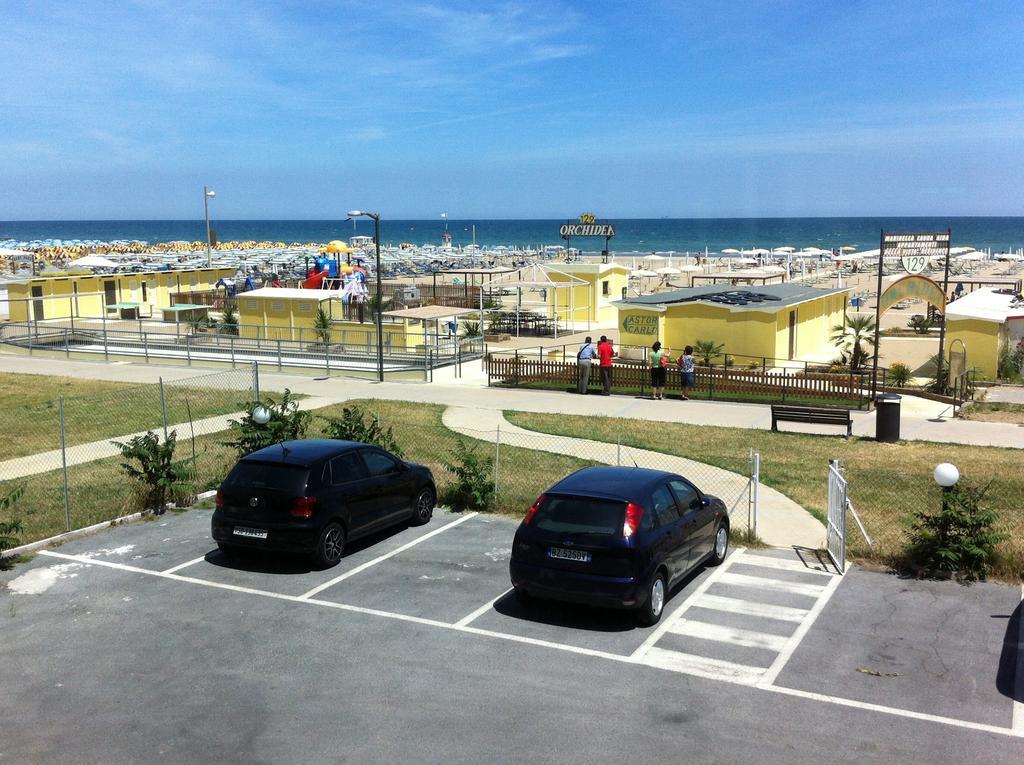 Hotel Astor Rimini Exterior foto